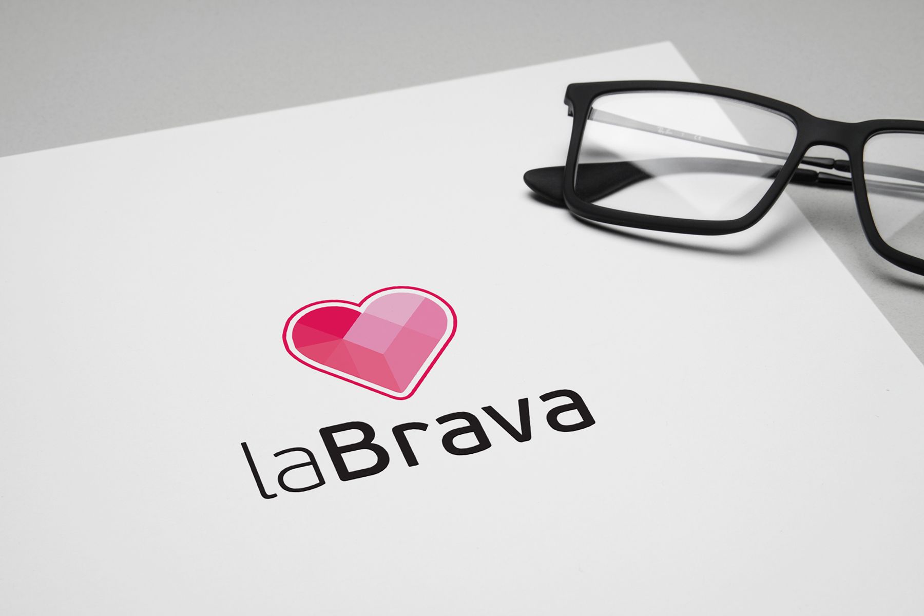 Логотип для LaBrava - Стильные драгоценные украшения - дизайнер Da4erry