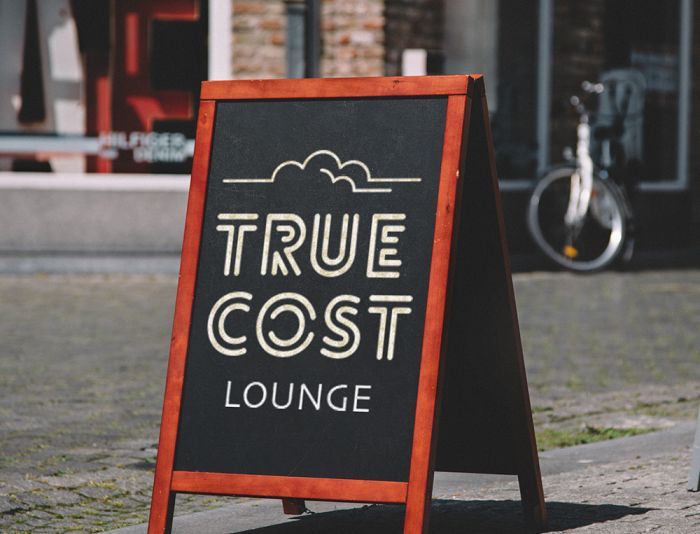 Логотип для True Cost Lounge - дизайнер barilloart